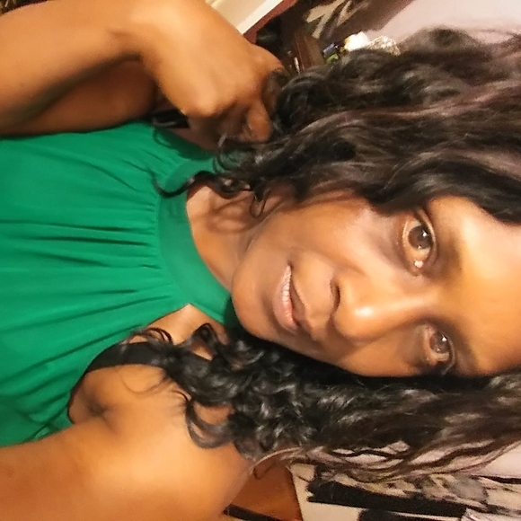 Meet your Posher, Antoinette - Picture 1 of 1